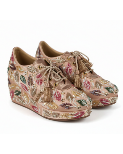 Amber leaf Embroidered Wedge Sneaker