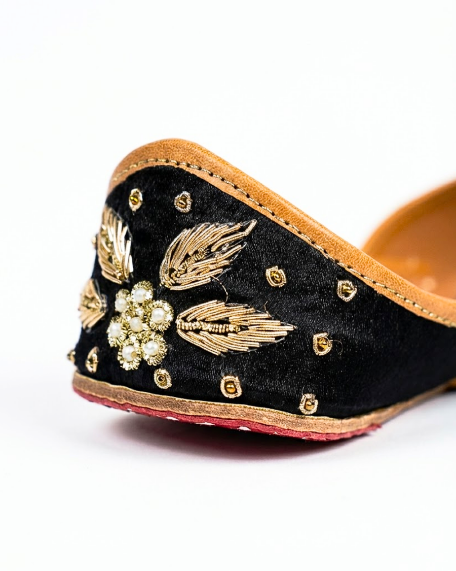 ZAR-E-SIYAAH