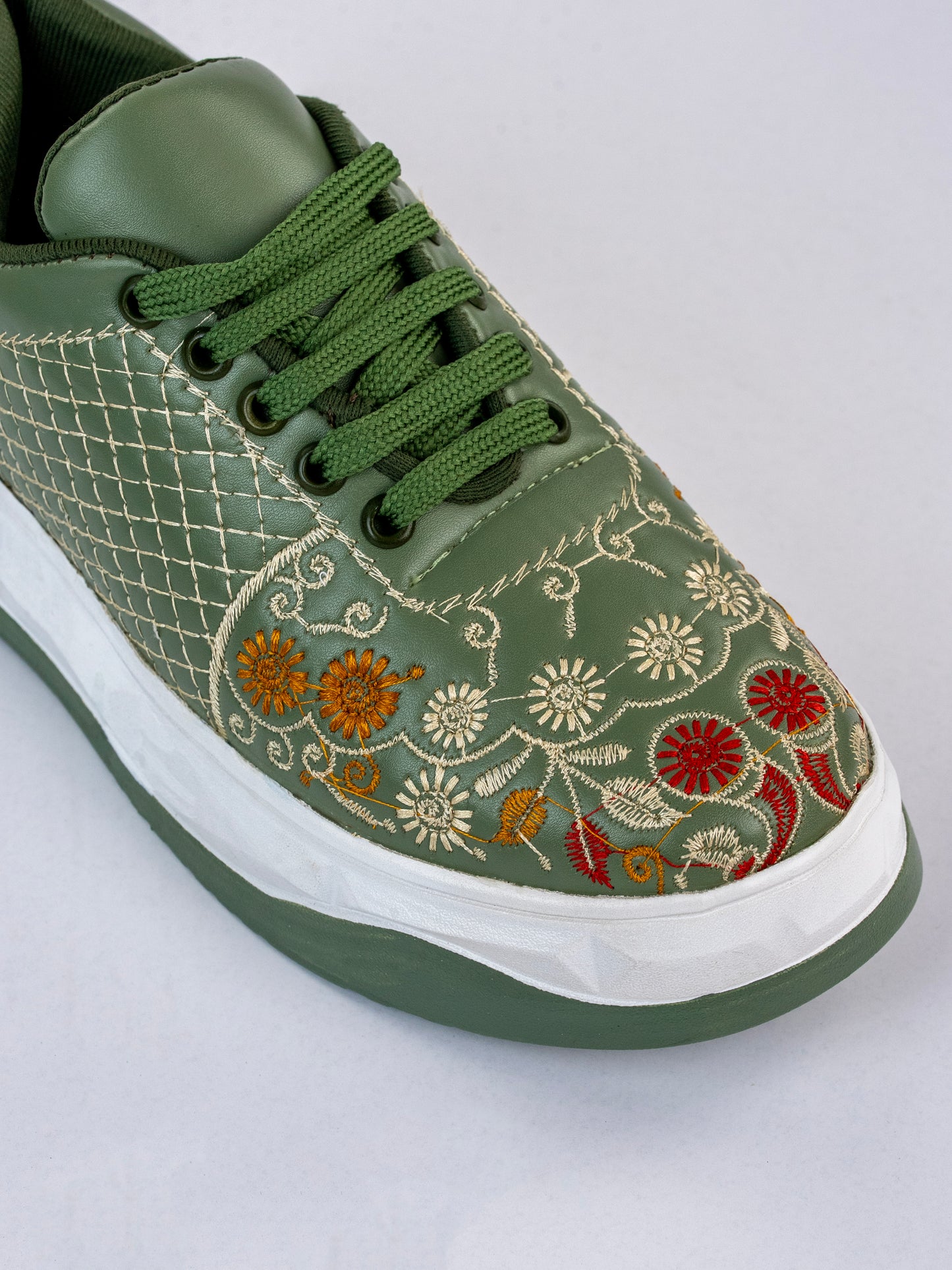 Green Zariya, Embroidered Leather Sneakers – Floral Scallop Jaal Design