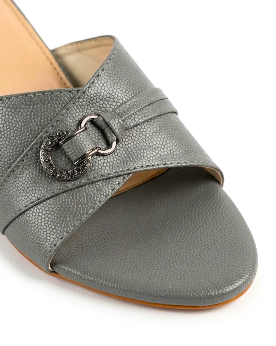 BUCKLE